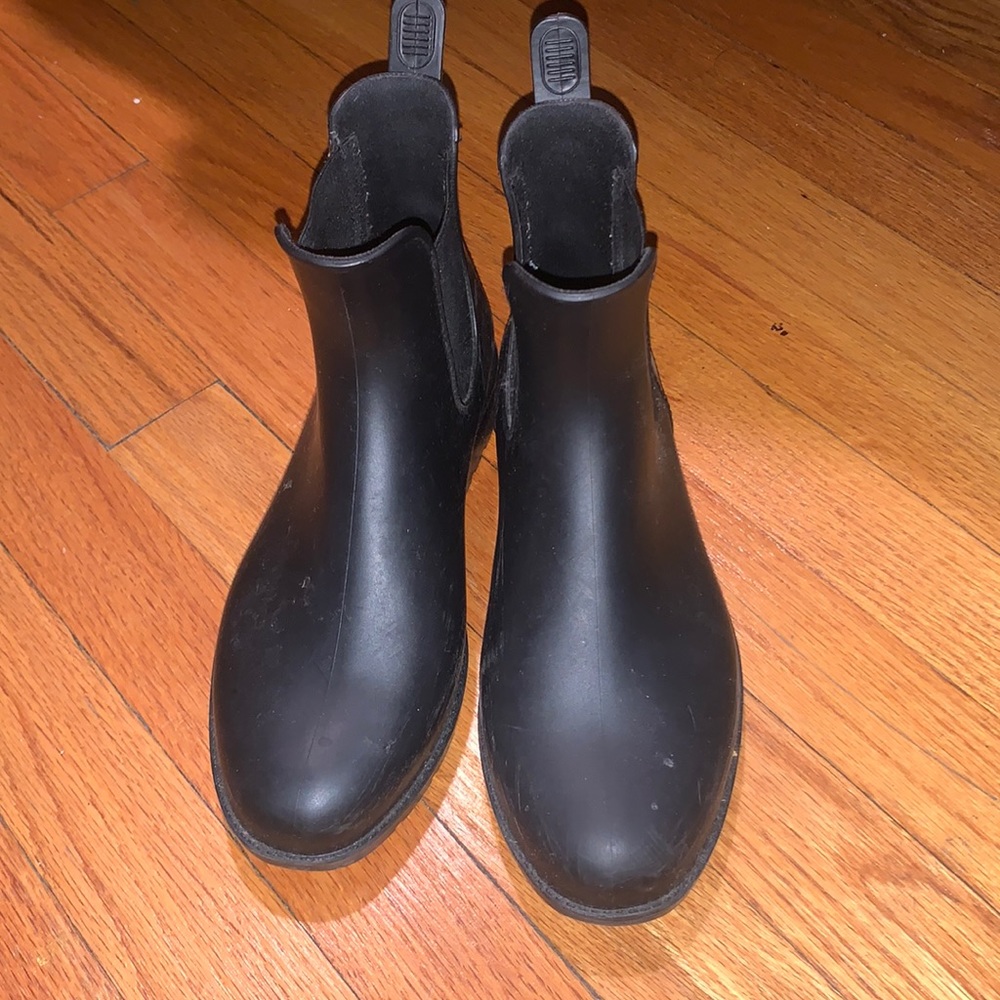 black slip on booties for rain. size 7. lightly used.